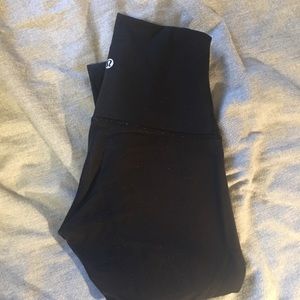 Lululemon yoga pants